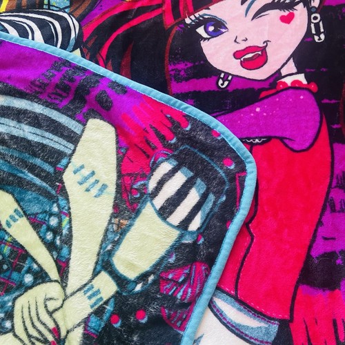 Monster High Doll Scary Cute Soft Fleece Plush Blanket Throw Mattel INC 40x52 - Picture 7 of 8