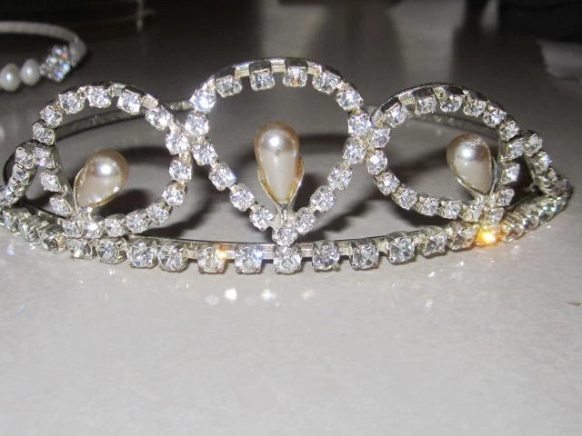 David\'s Bridal Gold Bead Pearl & Diamond Romantic Fair Princess Tiara Hair Piece David main image 3
