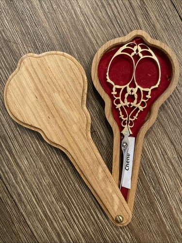 Vintage Rare M. Jean Marie Roulot Nogent Goldtone Embroidery Scissors #7 France
