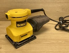 DEWALT DW411 Palm Grip Sander 1/4 Sheet Corde...