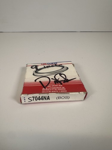 NOS 7044NA Differential Pinion Seal Ford 9” Diameter, USA! Free Shipping ! - Picture 8 of 10