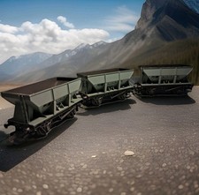 Rake of 3 Bachmann 24T Iron Ore Hopper Wagon OO Gauge 