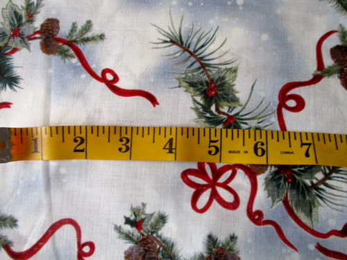 5 YDS "TIS THE SEASON" HOLLY PINECONES & RIBBONS 100% COTTON - Picture 4 of 4