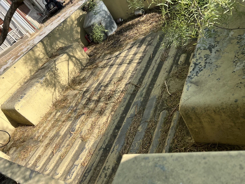 2005  Military Surplus Silver Eagle M1101 Aluminum Cargo Trailer - Image 2 of 4