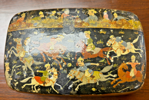 Vintage Russian Lacquerware Paper Mache Trinket Box