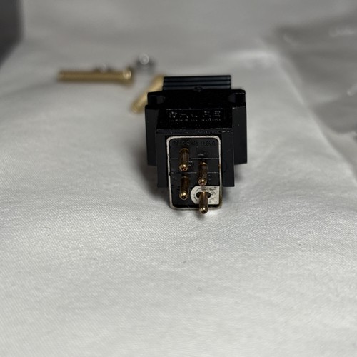 Realistic (Shure) R25EDT Std-Mount Cart. - Needs A Stylus - Picture 5 of 8