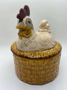 Vintage-Pottery-Chicken-On-A-Nest-Lidded-Dish