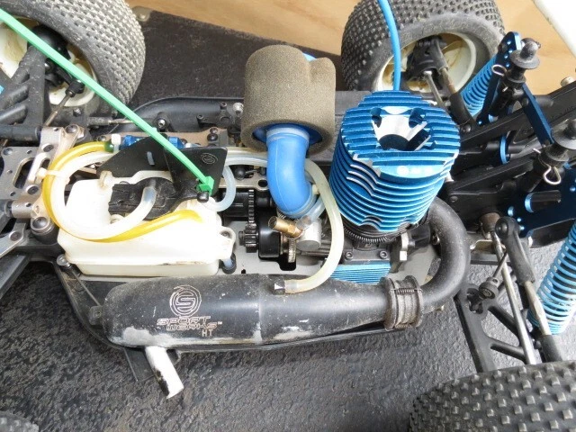 1/8 Scale Sportwerks Mayhem Truggy and Parts Lot - Image 3 of 4