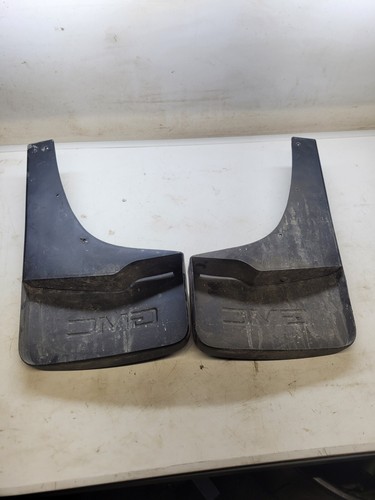 OEM 2014-2019 GMC SIERRA RH And LH Rear MUD FLAP Guard Set Of 2 22894888 - Picture 3 of 3