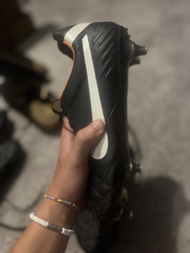 New Nike Tiempo Legend IV SG Sz-9 with boot bag. - Picture 7 of 11