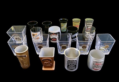 2002 JACK DANIEL’S LIMITED EDITION 19 SCHNAPSGLÄSER + ORIGINAL HOLZDISPLAY - Bild 3 von 11