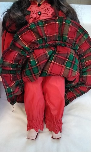 VINTAGE MARIAN YU 1989 PORCELAIN 20” ASIAN MUSICAL HOLIDAY DOLL in Box - Picture 6 of 13