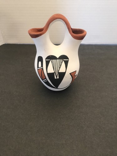 Vintage Pueblo polychrome wedding vase From Isleta Pueblo. Signed By MA. - Picture 5 of 9