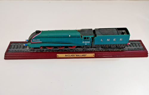 A4 Class Mallard LNER Model Train On Track Plinth - Picture 3 of 8