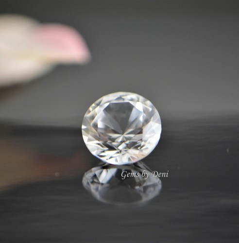 Lab-Created White Sapphire Round Faceted (1mm-21mm) - Picture 1 of 6