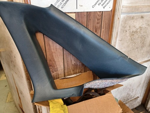 91-96 Chevy Caprice RH Back Rear Quarter Window Molding Trim Bezel BLUE FLAWS - Picture 2 of 9
