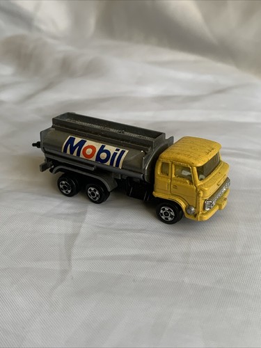 Vintage Zee Toys MOBIL Tilt Cab Tanker Truck - Hong Kong - Picture 4 of 13