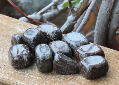 Coffee Obsidian Polished Crystal Tumble Stones 2 Pieces Tracked Postage 15-20mm - Picture 4 of 4