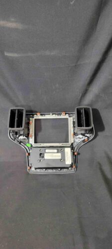 JEEP GRAND CHEROKEE 2014-2018 OEM 8.4" SCREEN BEZEL HVAC AIR A/C CLIMATE CONTROL - Picture 2 of 3