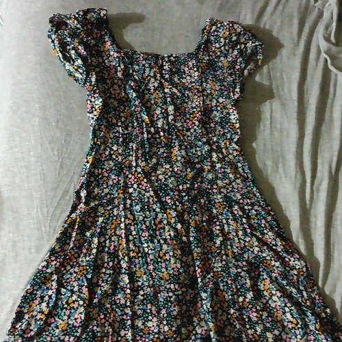 So girls floral dress size M (8)