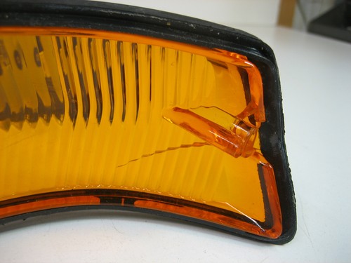 Genuine Volvo 164 Right Turn Signal Assembly NOS 1215535 RARE - Picture 9 of 12
