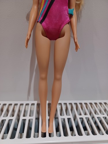 BARBIE Swim N Dive Doll Millie Face Blonde GHK23 Swimsuit Mattel 2019 - Picture 5 of 11