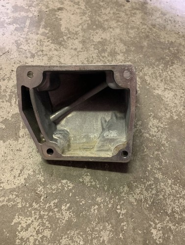 2008-2015 MERCEDES W204 C63 AMG FRONT RIGHT ENGINE BRACKET MOUNT OEM - Bild 2 von 3