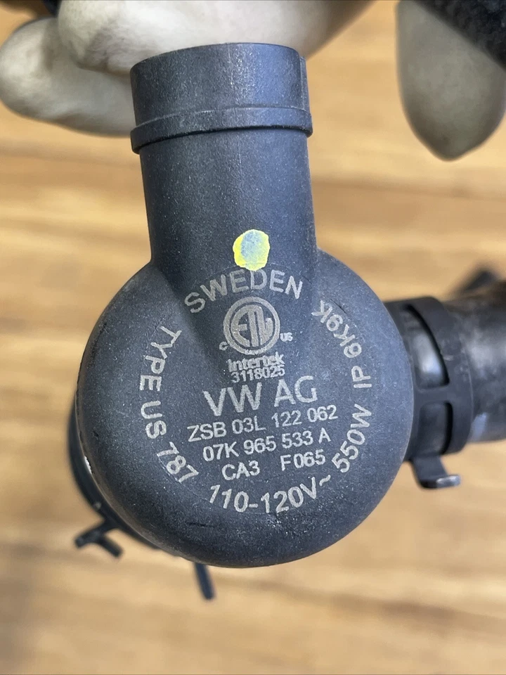 Bomba de agua auxiliar OEM 2005-2009 Audi A3 Volkswagen Jetta 2,0 L con soporte Foto 4 de 4