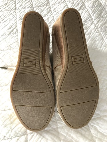 TOMS Natural Beige Shimmer Canvas Cork Wedge Lace Up Booties Boots Sz 9.5 US NEW - Picture 9 of 9