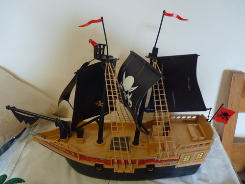 PLAYMOBIL NAVE PIRATA RAIDERS CON PIRATI E PICCOLA ISOLA - Foto 18 di 18