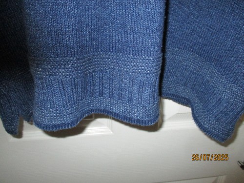 Burberrys Blues Sweater - Size Large - Picture 4 of 8