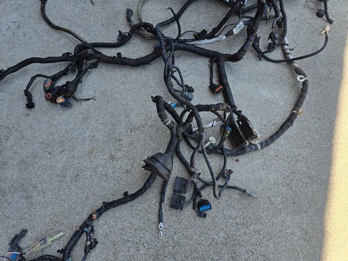 Arnés de cableado del tablero principal del motor Cadillac CTS 2003-2007 3,2 L con caja de fusibles - Imagen 4 de 9