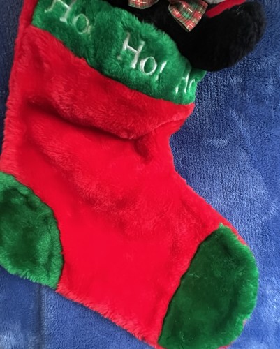 Plüsch Weihnachtsstrumpf mit Pinguin - rot & grün "Ho Ho" - Bild 7 von 8