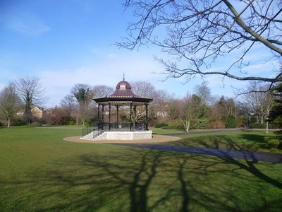 Foto A2 Musikpavillon im Central Park, Dartford New Town \/TQ5474 Central Pa c2012