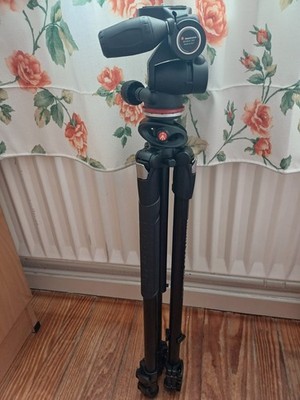 Manfrotto 290 DUAL , Alu Stativ mit 3-Wege-Neiger, 90 Grad Mittelsäule