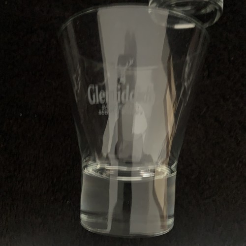 4 Vintage Malt Heavy Base Whisky Tumblers 2 Glenfiddich 1 Bells 8 1 Glenfarclas - Picture 2 of 6