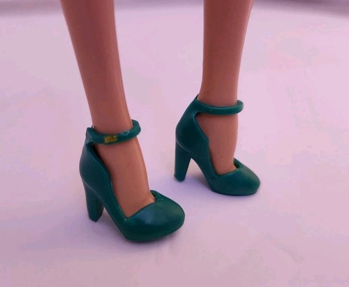 Newly Deboxed Disney Store Classic Doll Shoes Fashion Accessory - Picture 2 of 3