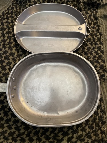 Vintage US Military Metal Mess Kit Camping EA Co. 1959 - Picture 2 of 4