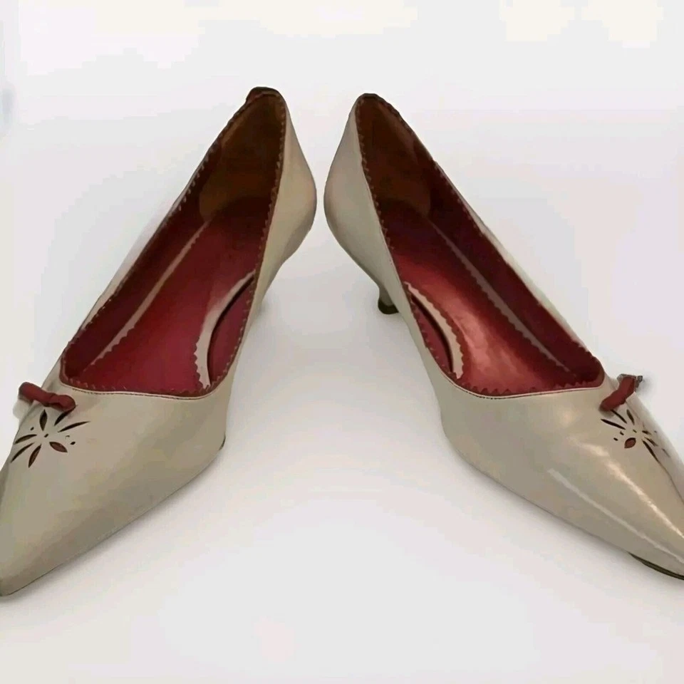 Sapatos BCBG Paris Y2K estilo vintage floral rosa salto branco gatinho arco tamanho 9 B - Imagem 4 de 4