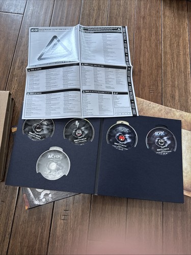 AC/DC Backtracks Boxed Set Edizione da Collezione CD + DVD con Amplificatore Sigillato in Fabbrica - Foto 15 di 24