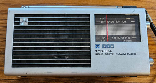 Kompakt Radio Toshiba IC-70 Transistor Radio FM/AM, Japan, funktioniert