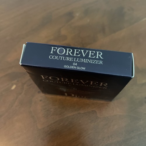 Dior Forever Couture Luminizer Highlighting Powder 04 Golden Glow 0.21 Oz - Picture 2 of 3