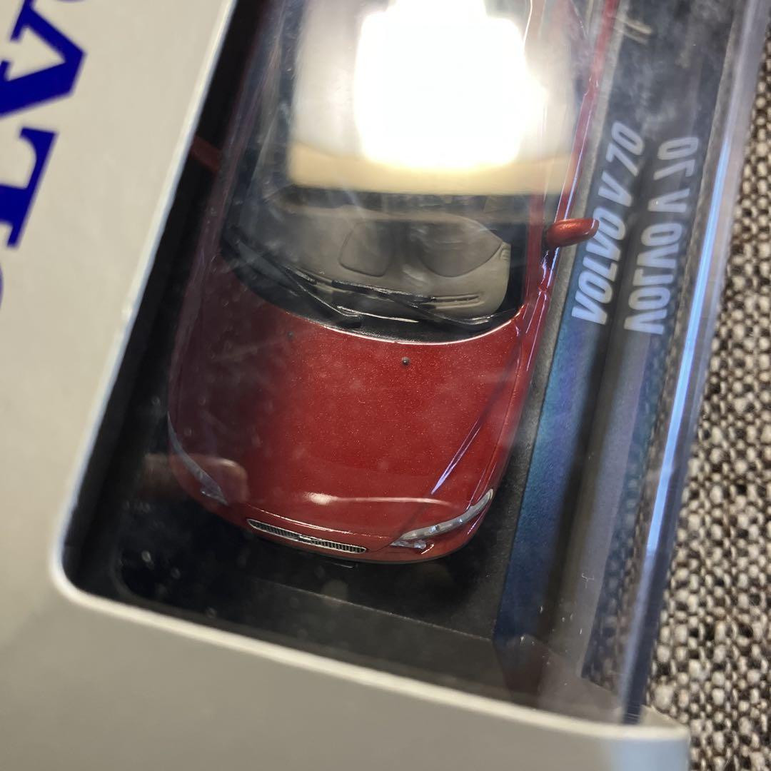 1/43 ミニカー　ボルボvolvo V70レッド　ディーラー正規品モデルカー s-l400.jpg