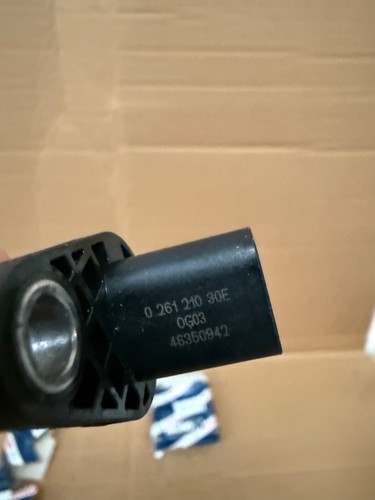 BOSCH 026121030E Crankshaft Pulse Sensor Fits Alfa Romeo MiTo Fiat Jeep Lancia - Picture 16 of 18