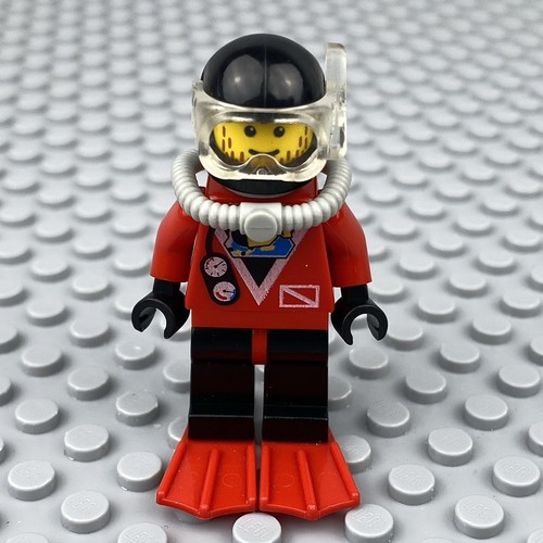 LEGO Town Red Diver 2 Minifigura Casco Negro Aletas Rojas div015a 6441 6442 - Imagen 1 de 5