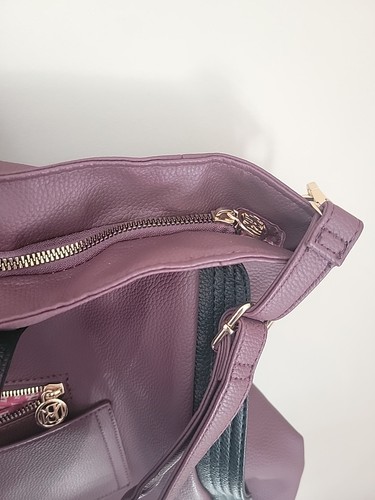 Badgley Mischka Weekender Bag Vegan Leather Raisin Color With Black And Gold - Picture 6 of 12