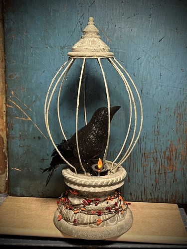 Nevermore Raven Crow w Tea Light Pip Berry garland Fall Halloween Garden Art 16" - Picture 2 of 12