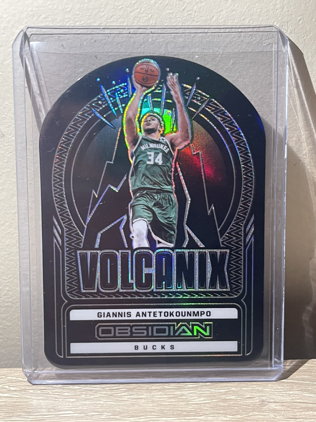 2021-22 Obsidian Basketball Giannis Antetokounmpo Volcanix Case Hit #34 SSP