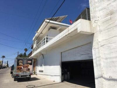 Funcional Bodega con cuartos frios