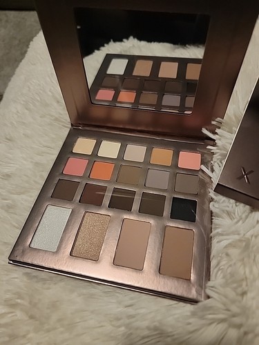 Billy B X Gallany Essentials Palette w/ 19 Colors Makeup Palette for Face & Eyes - Picture 10 of 23